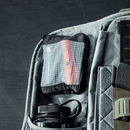 FADE View Pouch